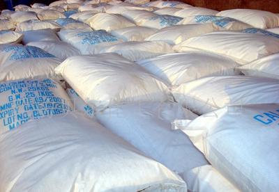 廠家直供氯化鈣 74% 77% 94% 片、粉末、顆粒圖片_高清圖_細節(jié)圖-濰坊貝爾化工 -